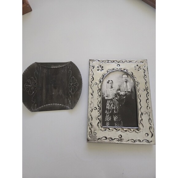 Vintage-Style Black and Silver Photo Frame - Picture 1 of 7